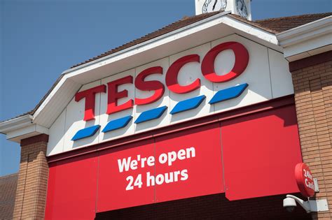 Find out the holiday opening hours for the tesco dorchester store 18