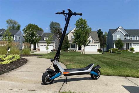 Varla Pegasus Electric Scooter Dual 500 Watt Motors And 25 Mile Range