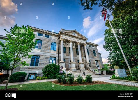 Dekalb county courthouse hi-res stock photography and images - Alamy