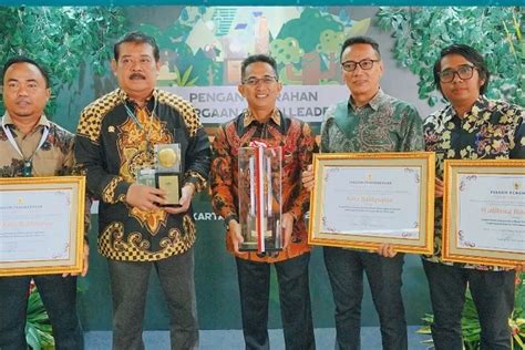 Raih Nirwasita Tantra Dan Green Leadership Juga Adipura Kencana