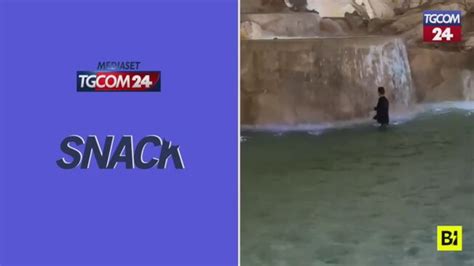 Berlino Come Mastroianni Tuffo Nella Fontana Di Trevi Tgcom24 Video