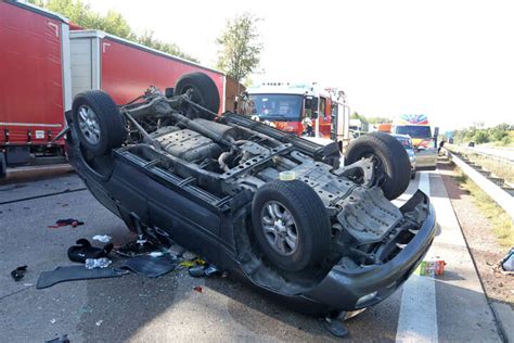 Neue Details So kam es zu dem A4 Unfall mit sieben Fahrzeugen und fünf