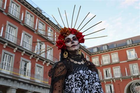 Desfile De Catrinas En Madrid