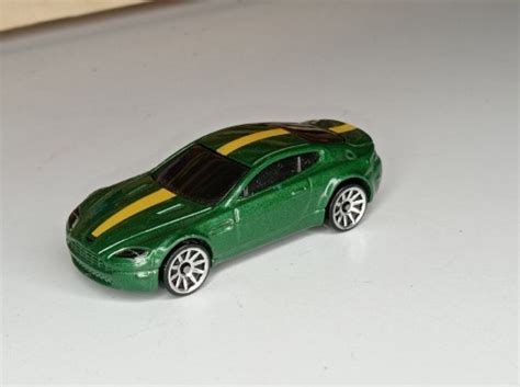 Aston Martin V Vantage Hot Wheels Legnica Kup Teraz Na Allegro Lokalnie