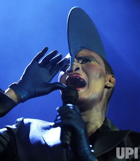 Photo Grace Jones Performs In London Lon20090130108