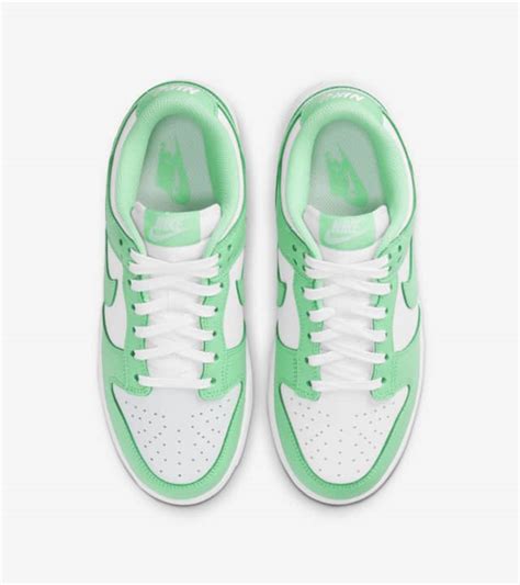 Women S Dunk Low Green Glow Release Date Nike Snkrs Vn