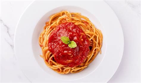 Jamie Oliver shares how to make 'delicious' 3-minute pasta sauce