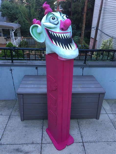 6 Foot Paper Mache Evil Clown Pez Dispenser Scary Clowns Halloween