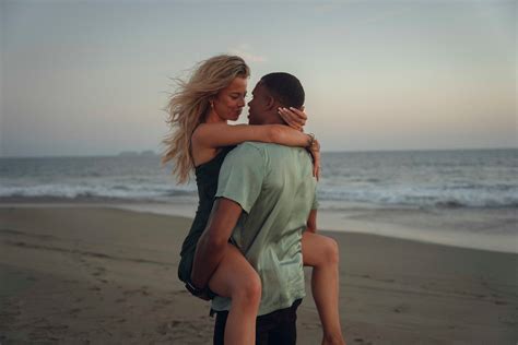 Too Hot To Handle Reunion Emely Und Kevin Sind Eltern Geworden Ging Alles Schnell Mit Dem