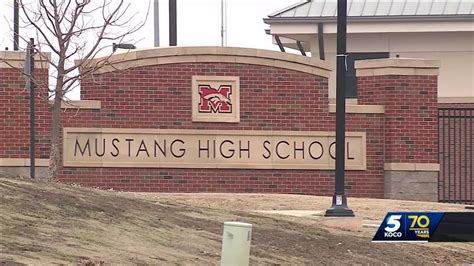 Mustang High School moves to virtual learning due to power issues