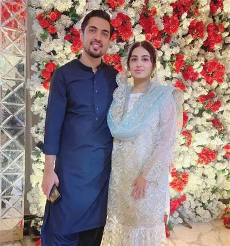 Iqrar Ul Hassan S Beautiful Pictures With Wife Farah From A Wedding