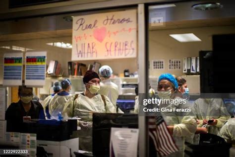 Hospital Emergency Room Staff Photos and Premium High Res Pictures ...