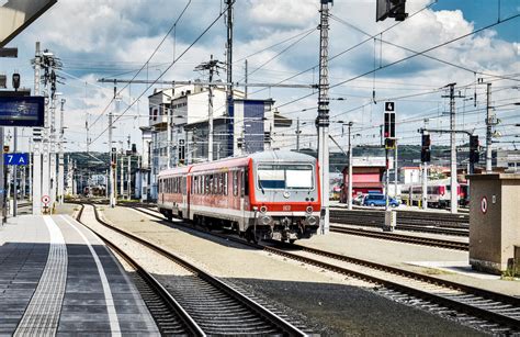 Nachschuss Von Bei Der Ausfahrt Aus Salzburg Hbf Bahnbilder De