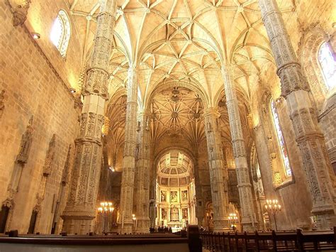 Interior de La Iglesia del Monasterio de Los Jerónimos de Belém Lisboa