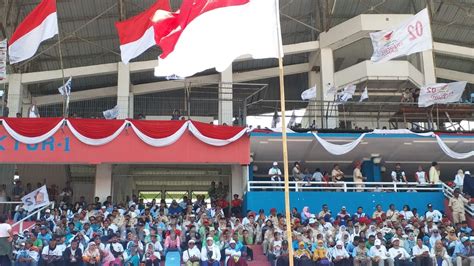 Masuki Waktu Salat, Kampanye Akbar Prabowo-Sandi Berhenti Sejenek