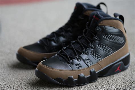 Air Jordan Retro 9 Olive Sole Collector