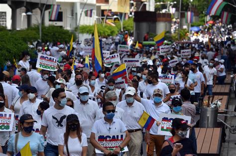 Marcha del silencio reunió a miles de personas en Cali para pedir fin