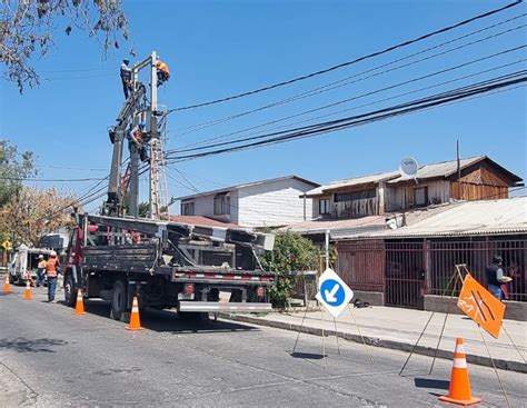 Cge Informa Cambio De Poste Y Refuerzo De Redes De Distribución Para