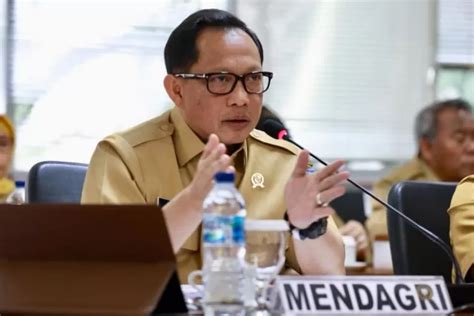 MENDAGRI TEGASKAN Ini Detail Seragam Dinas PPPK Yang Sah Sepanjang