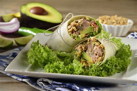 Wrap de Aguacate Granola y Atún picosito Receta Alimentacion