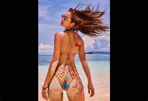 7 Hot Sexy Maxine Ashley Bikini Pics