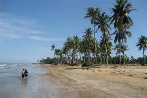 Tempat Wisata Pantai Di Kalimantan Selatan Yang Wajib Dikunjungi Saat