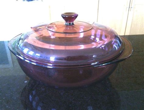 Pyrex Corning Visions Cranberry Qt Round Covered Casserole Dish D