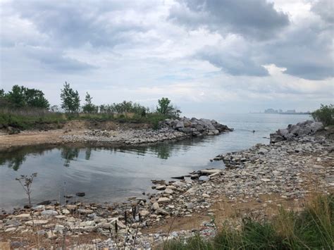 Why we Love Hiking at Northerly Island Park in Chicago - a nature escape