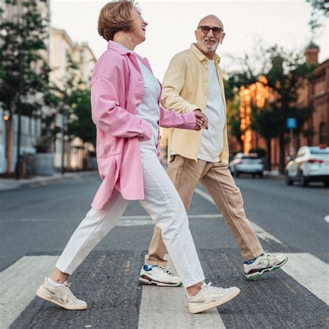 Is Walking Good for Knee Pain? - Carolinas Pain Center