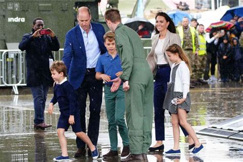 Kate Middleton and Prince William Take Surprise Trip to Air Show with ...