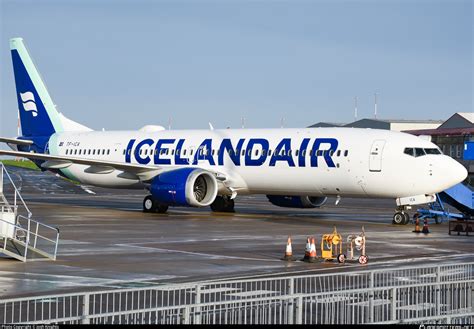 tf ica icelandair boeing   max photo  josh knights id