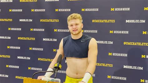 Michigan De Aidan Hutchinson Beating Michigan State Is A Requirement