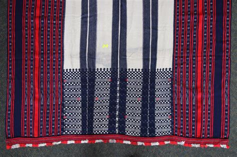 Lot - OLD BONTOC TRIBAL WEAVING USED AS CLOTHING HANDMADE ON BACK STRAP ...