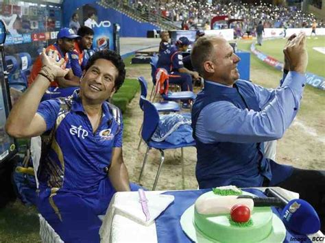 Master Blaster Sachin Tendulkar Celebrated His 44th Birthday In