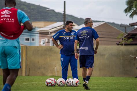 Titular Passa Por Cirurgia E Ava Tem Mais Um Desfalque Confirmado Para