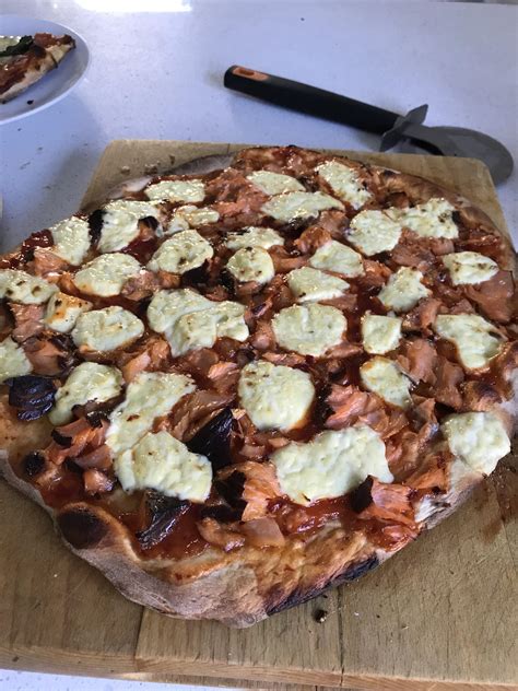 [homemade] Smoked Salmon and Cream Cheese Pizza : r/food