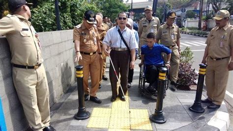 Jalan KH Wahid Hasyim Hingga Kebon Kacang Jadi Percontohan Trotoar