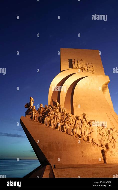 Denkmal der Entdeckungen Padrão Dos Descobrimentos Blick auf Figuren