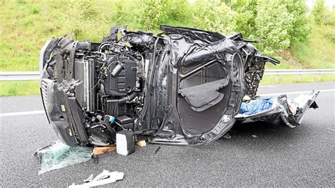 Reifen Geplatzt Schwerer Unfall Auf A