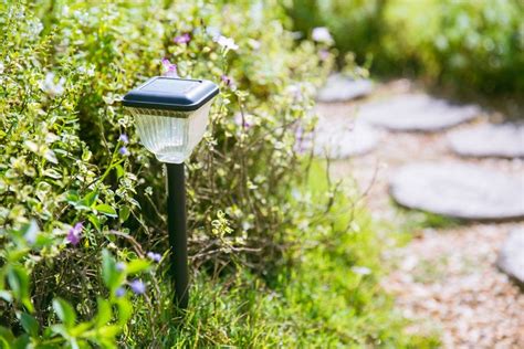 Nejlepší solární osvětlení do zahrady solární lampy se senzorem