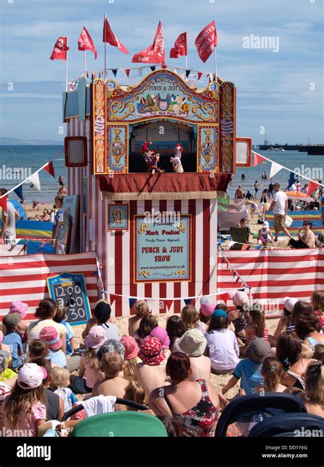 Show beach weymouth hi-res stock photography and images - Alamy