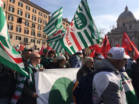 Imponente Manifestazione Cgil Cisl Uil A Roma Furlan Ora Il Governo