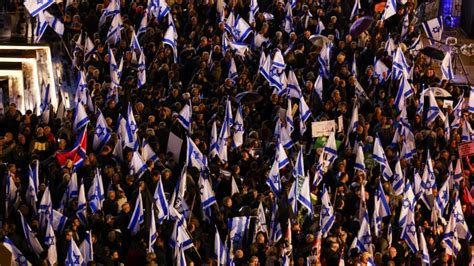 Tens Of Thousands Protest Israeli Governments Proposed Legal System