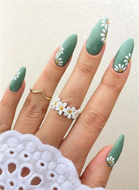 50 Best Green Nail Art Perfect For Your Summer Nail 2022 Page 5 Of 54 In 2022 Flower