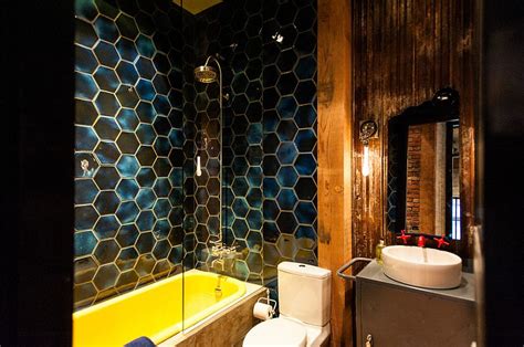 Trendy Twist to a Timeless Color Scheme: Bathrooms in Blue and Yellow ...