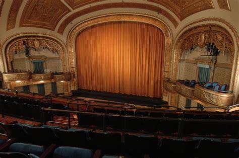 Golden Gate Theatre - Events, Things to Do in San Francisco - Landmark ...