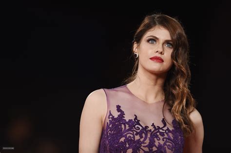 2328x1549 Alexandra Daddario Women Brunette Face Blue Eyes Wallpaper