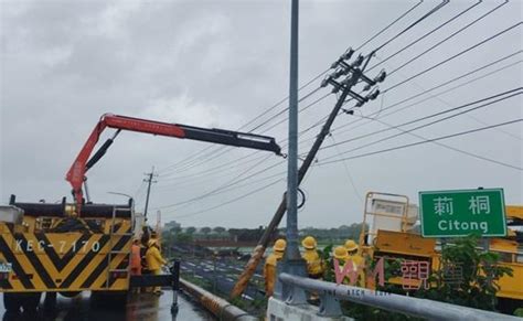 觀傳媒 雲嘉南新聞 凱米颱風雲林停電逾8萬戶 草嶺村民協力台電加速復電