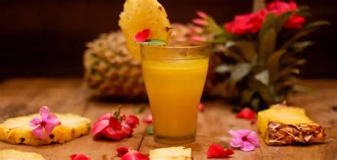 How To Juice A Pineapple Without A Juicer Easy Methods