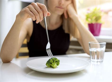 nutritionist reveals  signs youre eating   fiberand